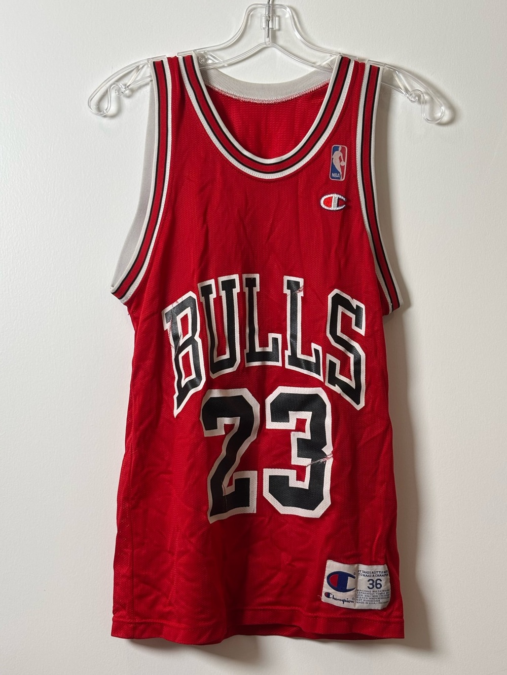 Chicago Bulls Michael Jordan 23 Jersey - Picture 2 of 10